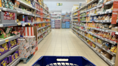 how late is the closest grocery store open